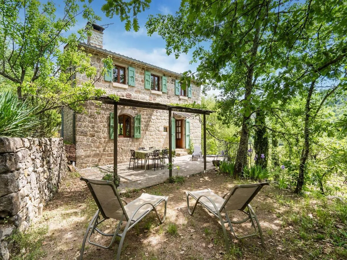 Peaceful Holiday Home With Pool In Les Assions